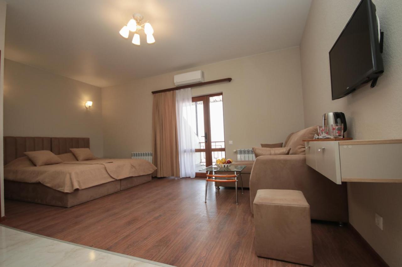 Hillside Guest House 耶烈万 外观 照片