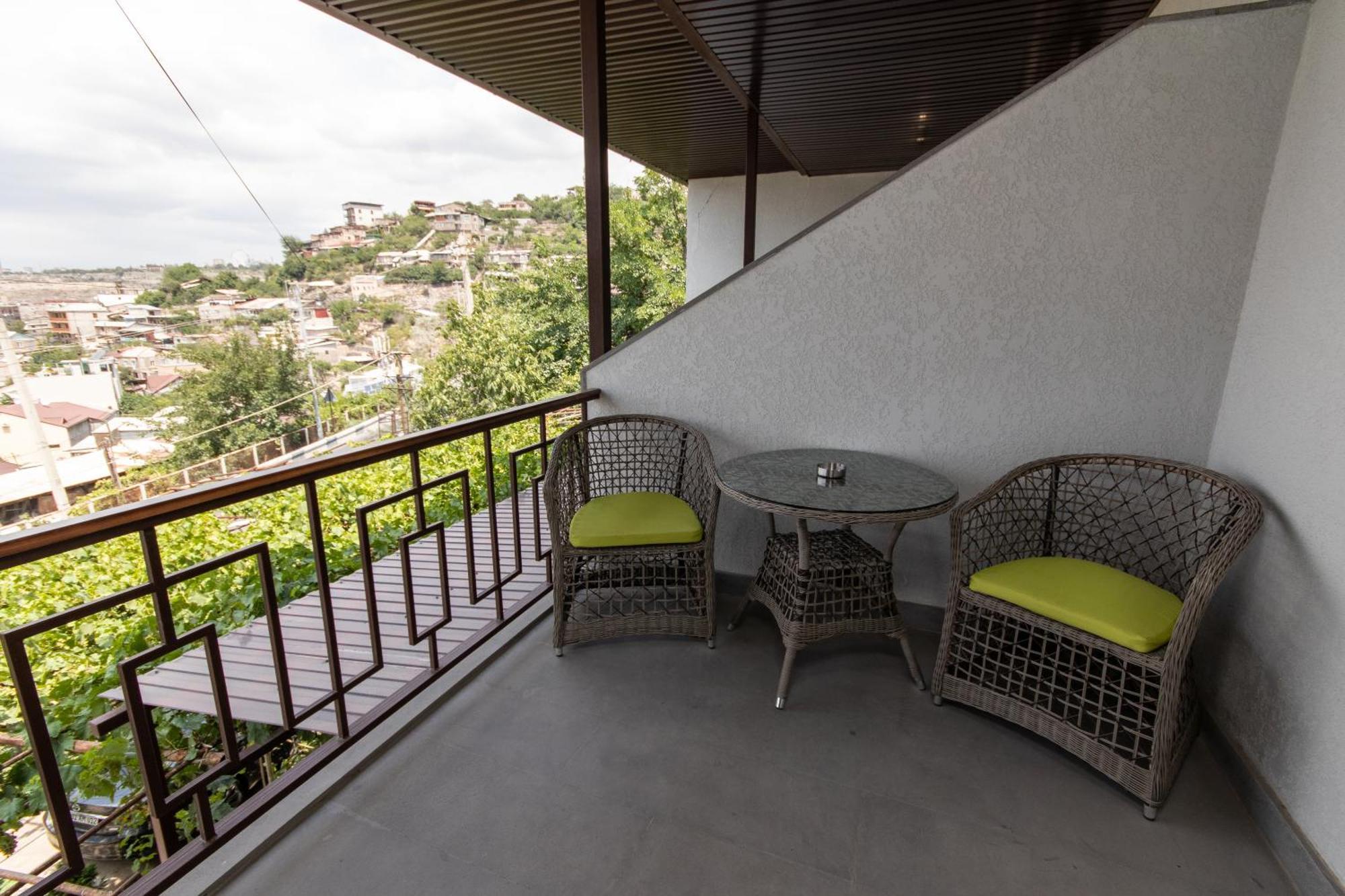 Hillside Guest House 耶烈万 外观 照片