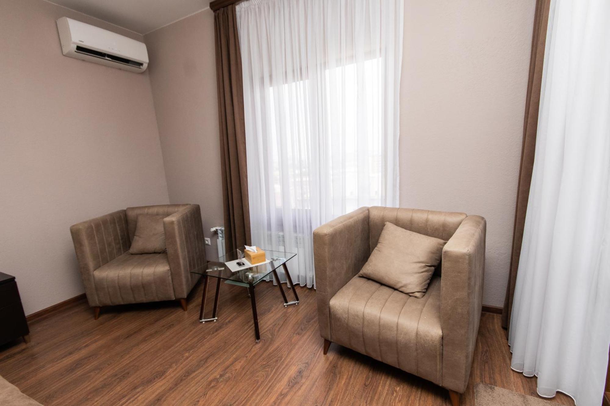 Hillside Guest House 耶烈万 外观 照片