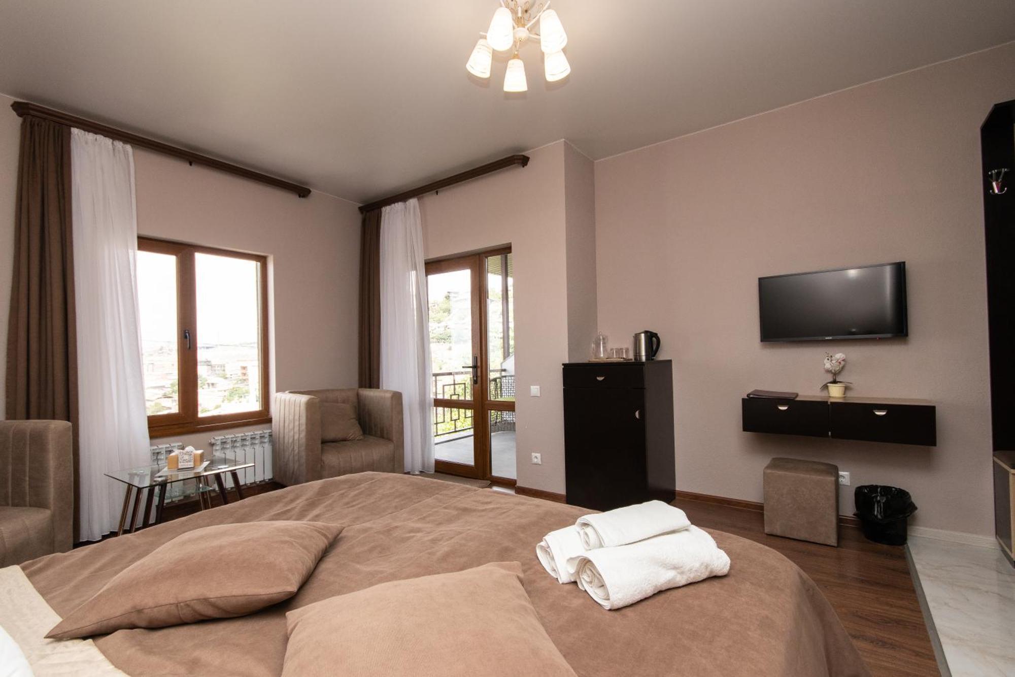 Hillside Guest House 耶烈万 外观 照片