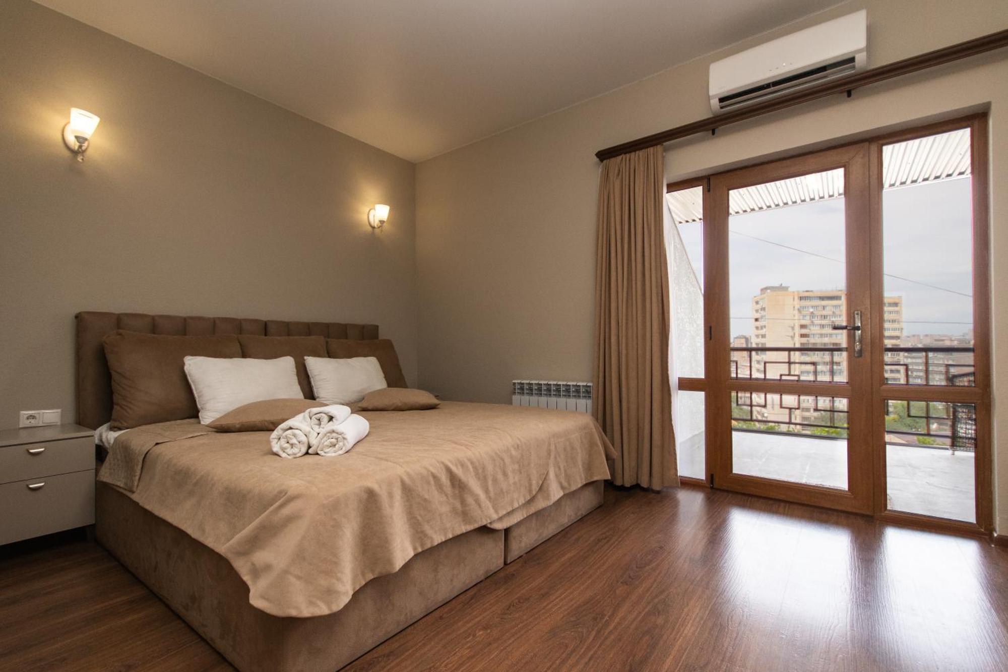 Hillside Guest House 耶烈万 外观 照片